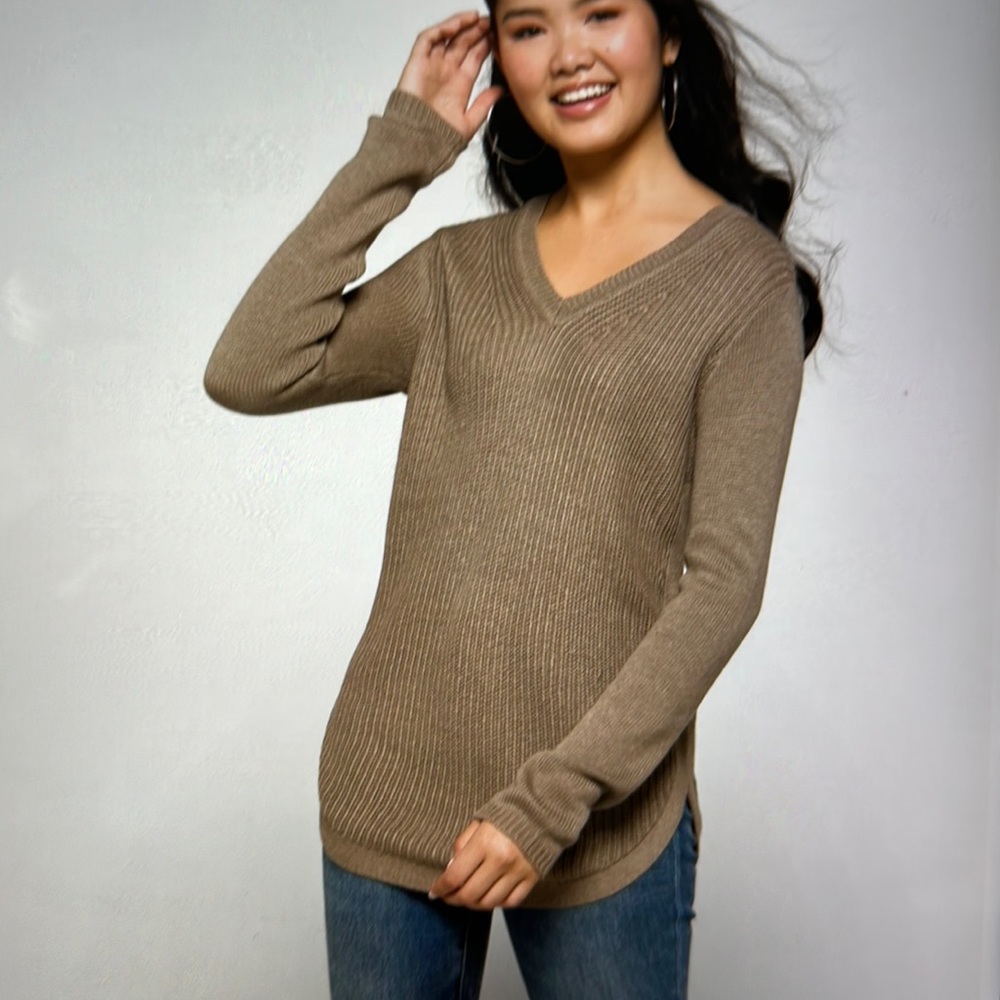 RD Style Josalyn V Neck Sweater